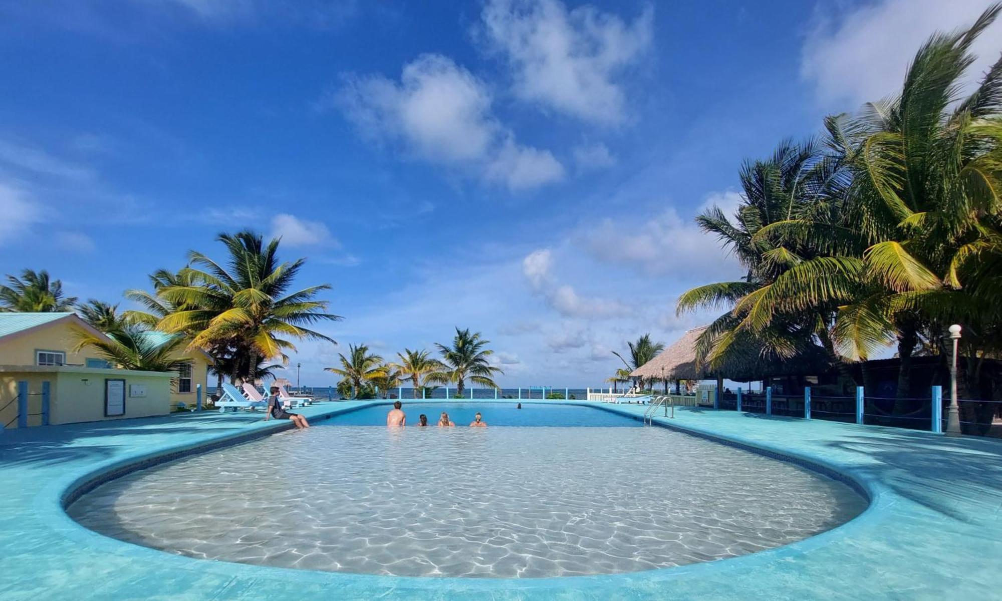 Royal Caribbean Resort San Pedro  Eksteriør bilde
